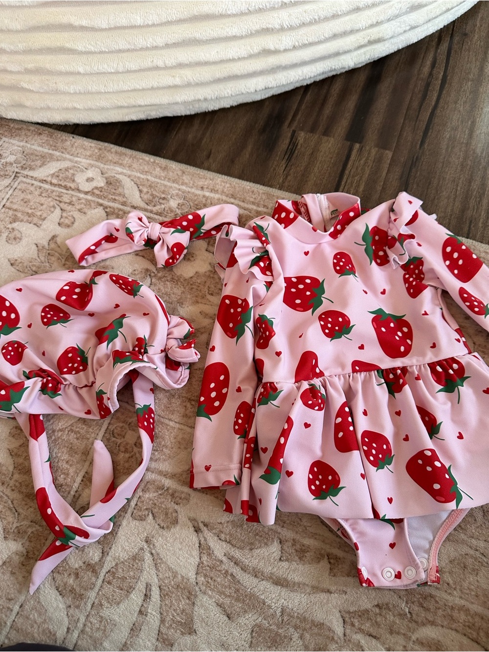 Kids Strawberry Print Pink Long-Sleeve Swimsuit with Headwrap and hat
